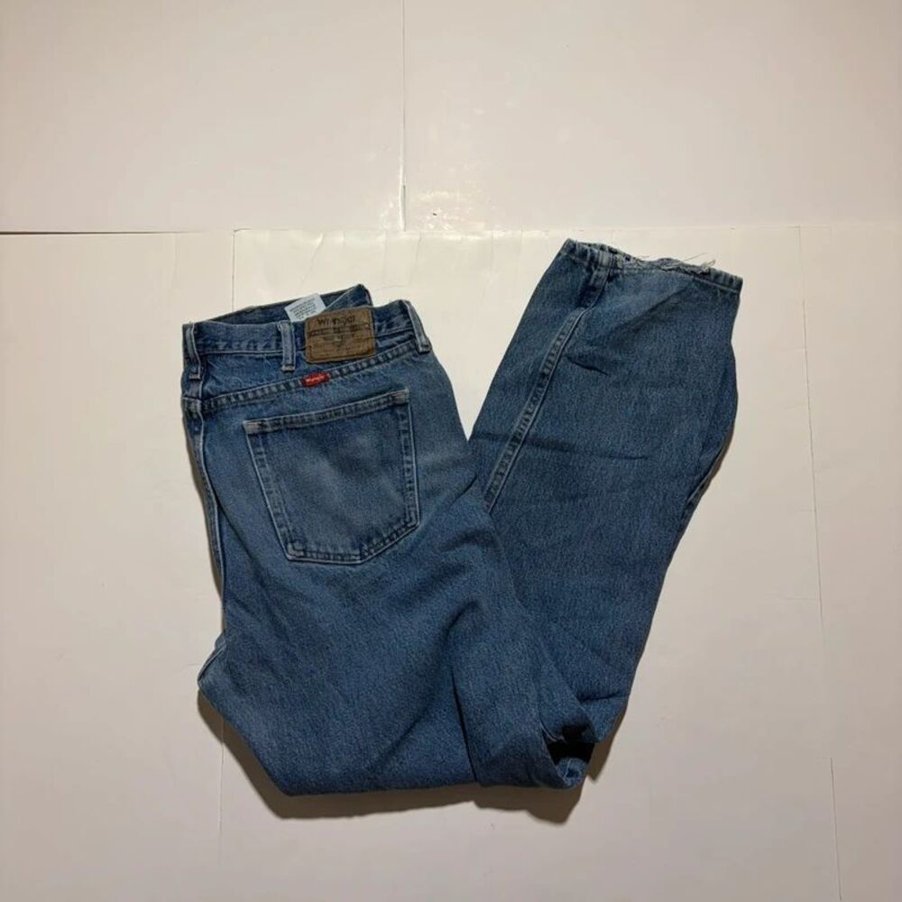 Straight fit wide leg Wrangler blue Jeans size 36 x 34
